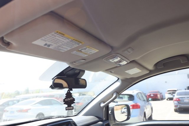 Used 2023 Nissan Titan SV image 13