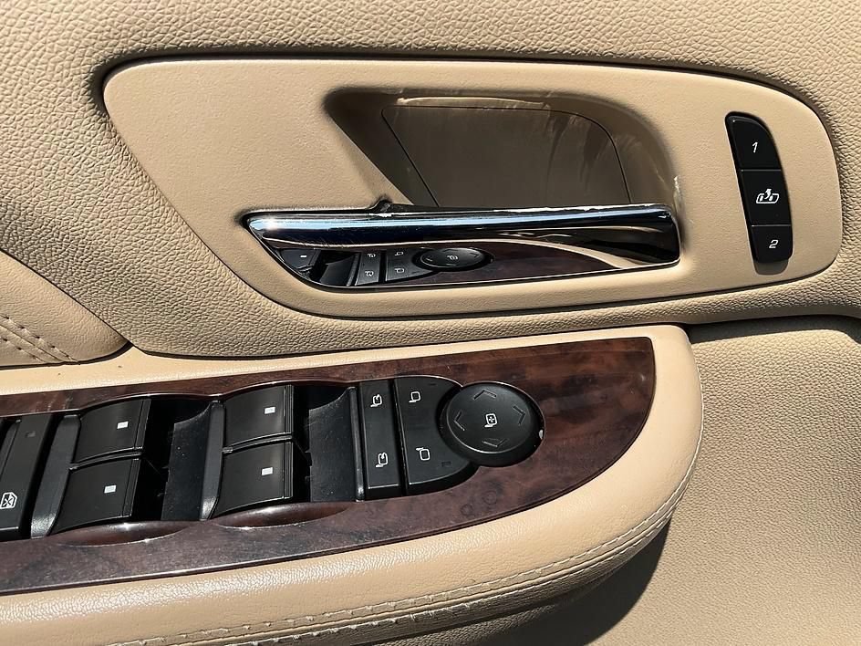 Used 2009 Cadillac Escalade AWD image 32