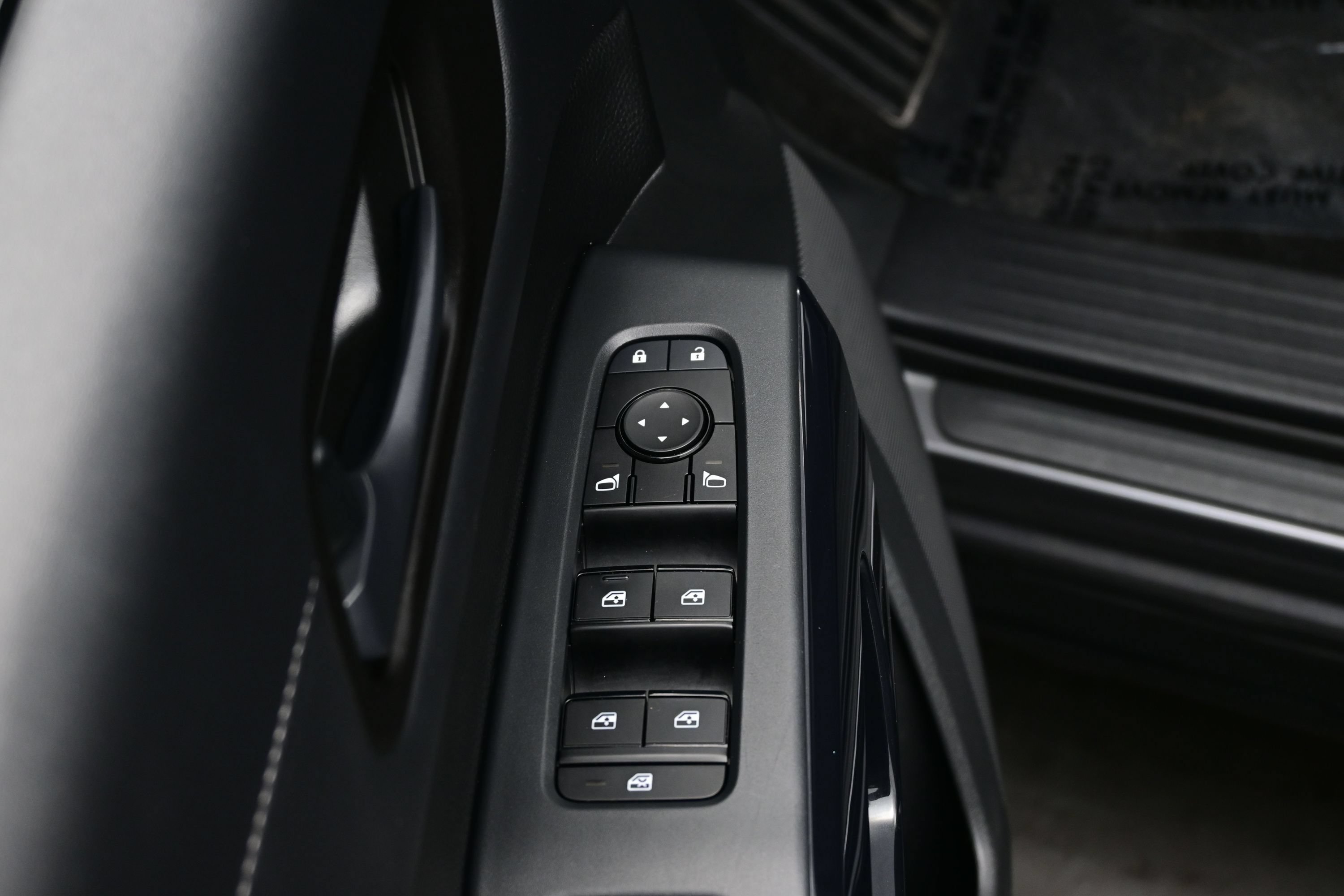 Used 2023 Nissan Pathfinder SV AWD/4WD image 10