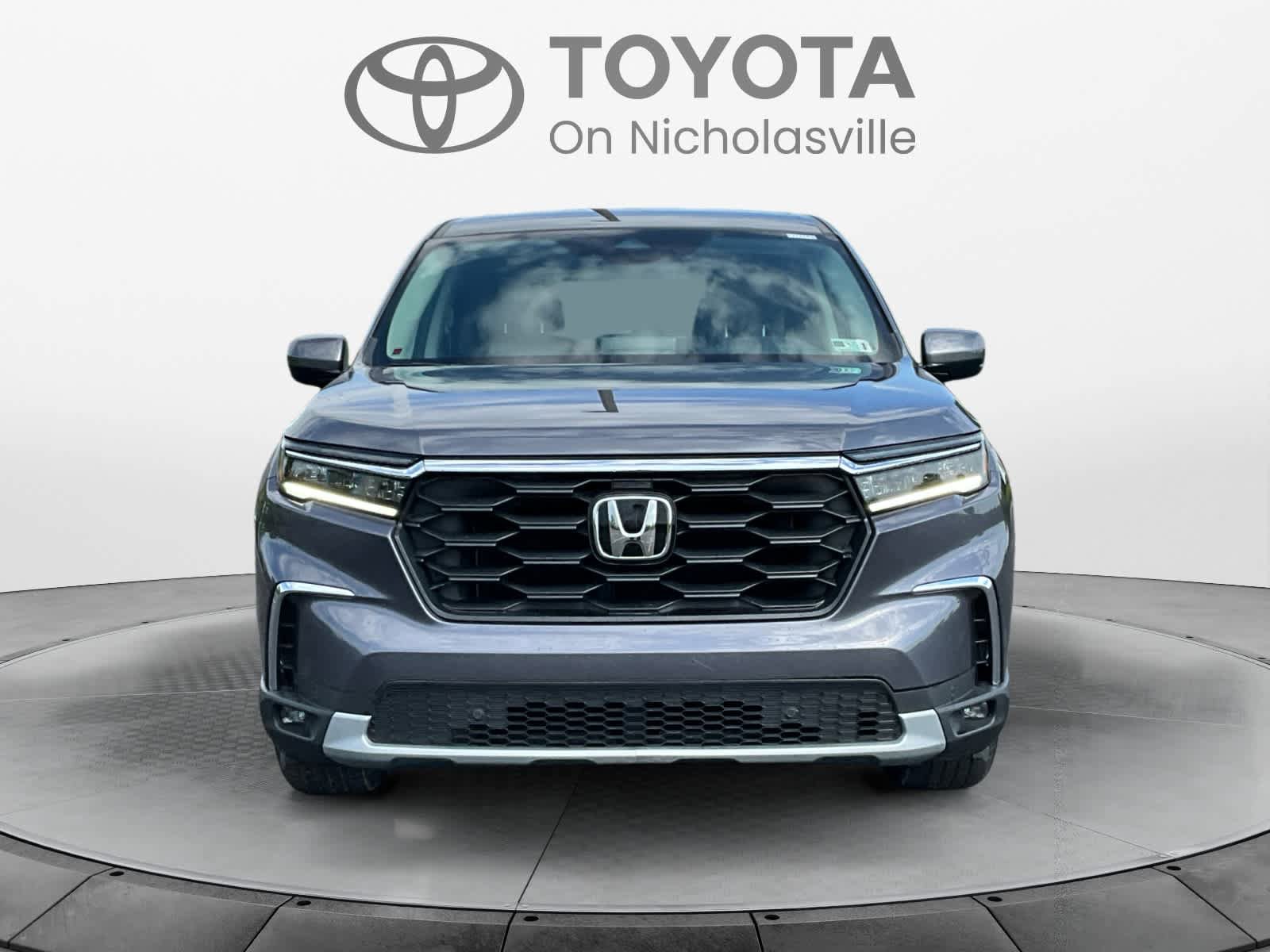 Used 2025 Honda Pilot EX-L image 9