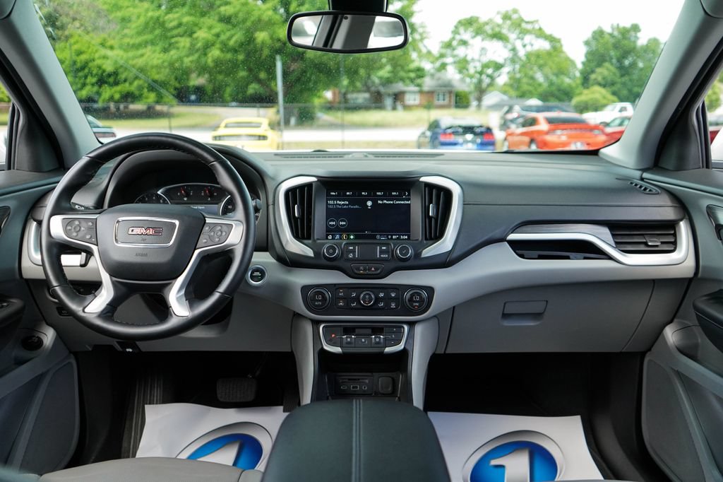 Used 2024 GMC Terrain SLT FWD image 9