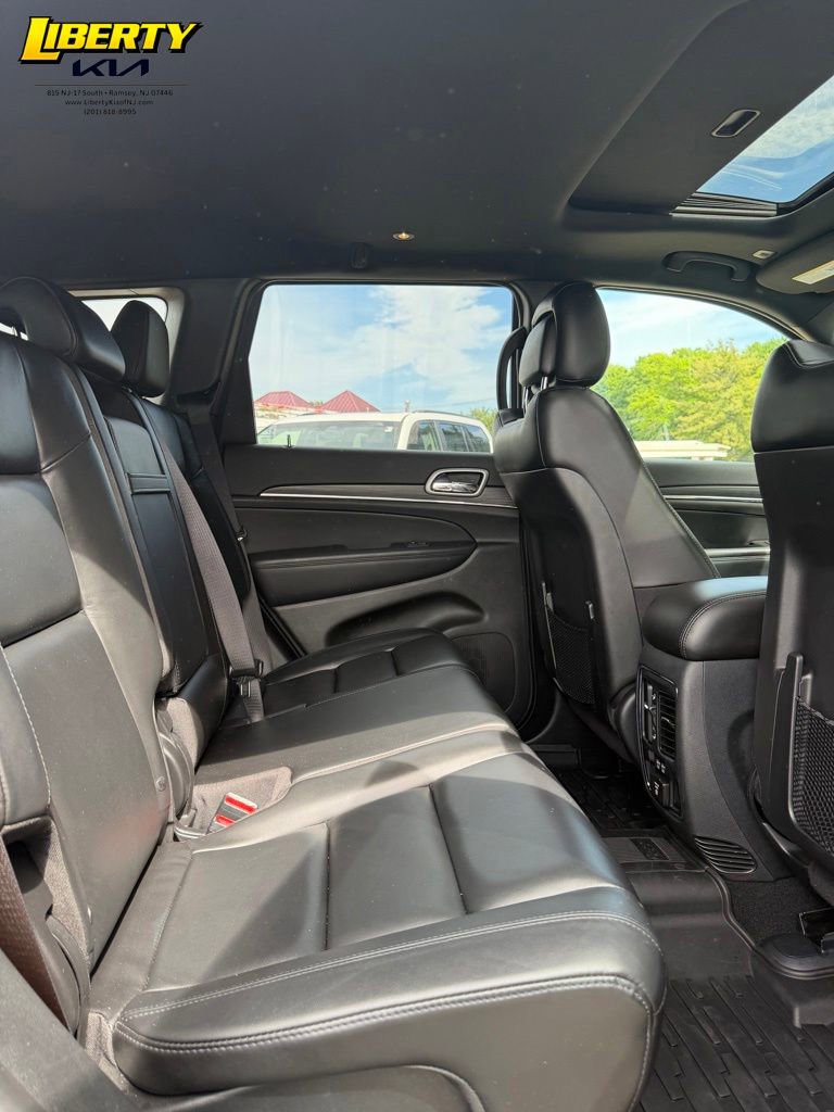 Used 2021 Jeep Grand Cherokee Limited AWD/4WD image 10