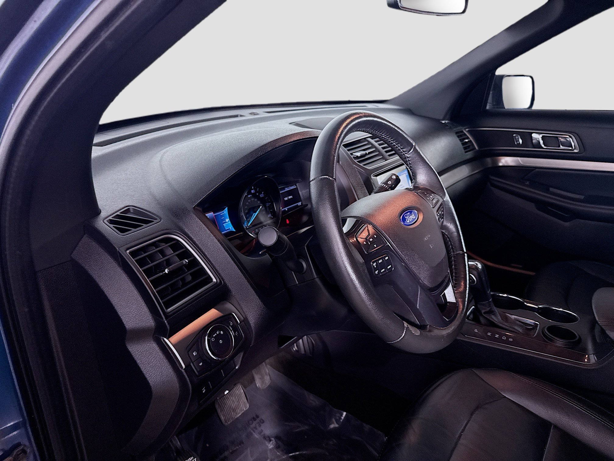 Used 2018 Ford Explorer XLT w/ Equipment Group 202A image 23