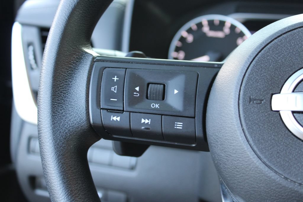 Used 2024 Nissan Rogue SV FWD image 15