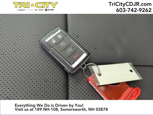 Used 2025 Jeep Grand Cherokee L Summit image 33