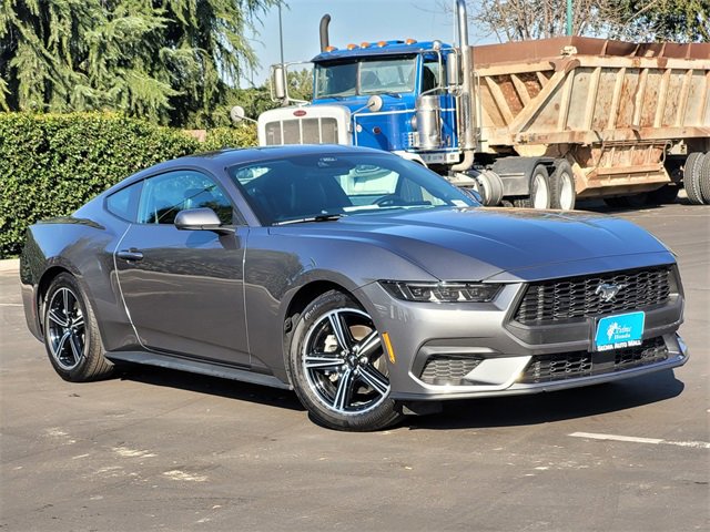 Used 2025 Ford Mustang Premium image 2