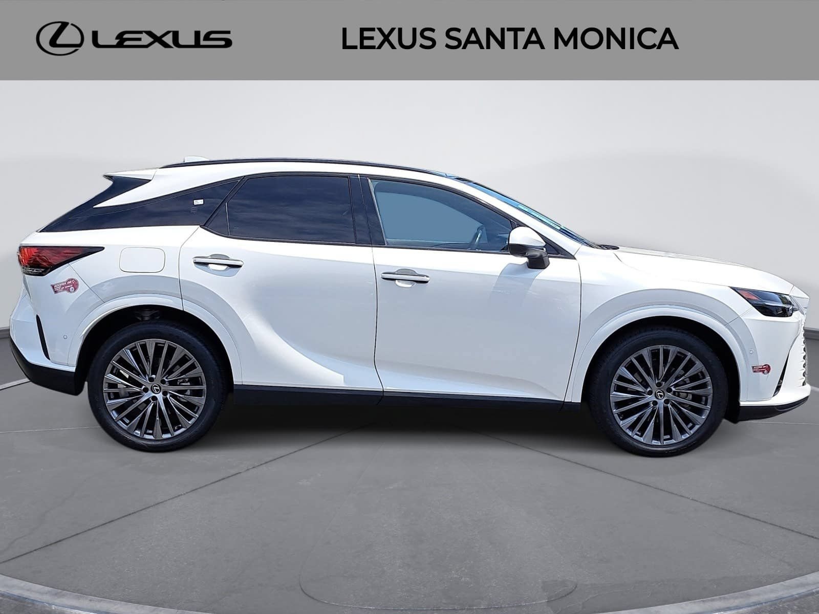 Used 2024 Lexus RX 450h AWD w/ Convenience Package image 4