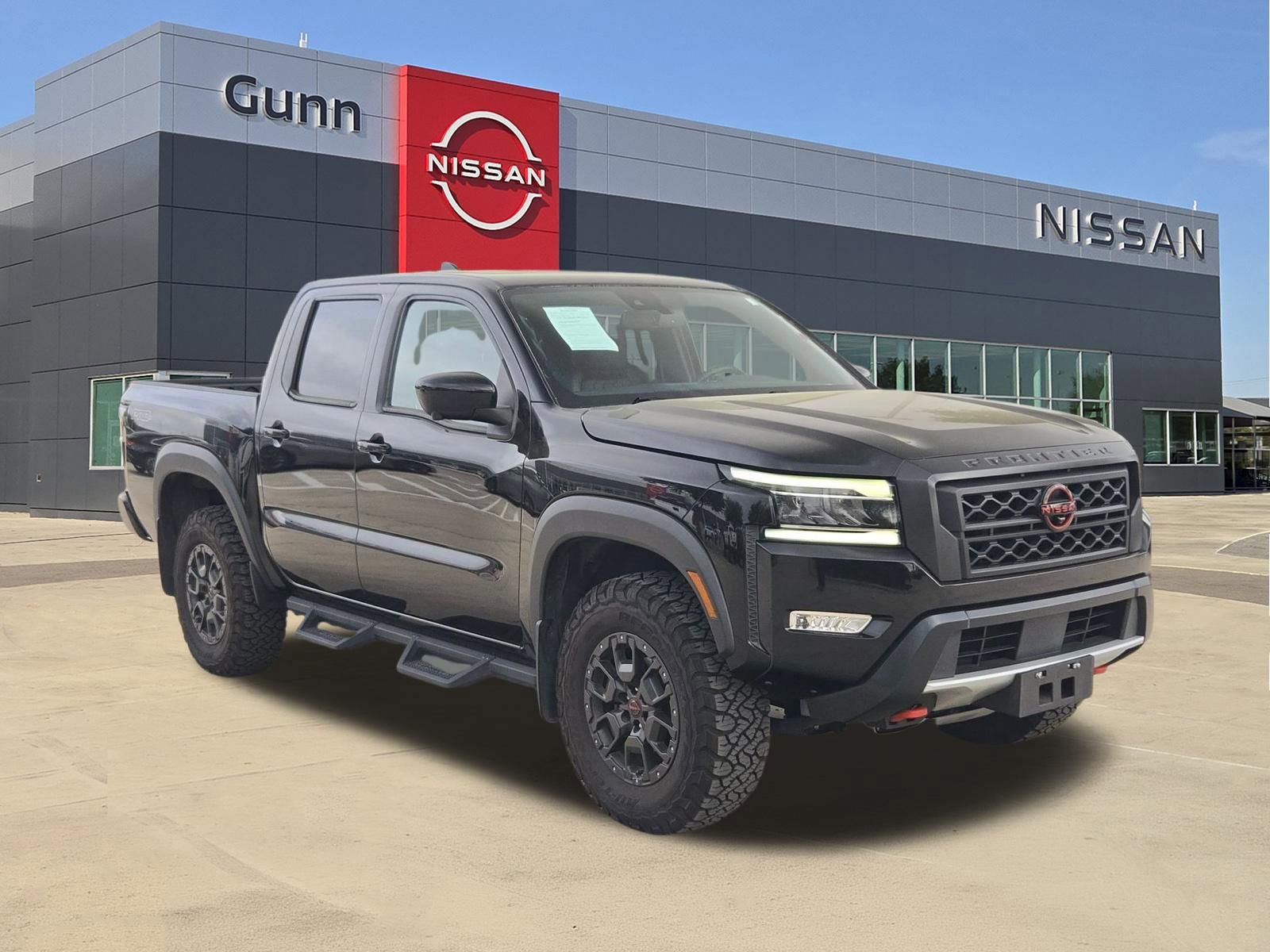 Used 2022 Nissan Frontier PRO-4X w/ Pro-4X Premium Package image 1