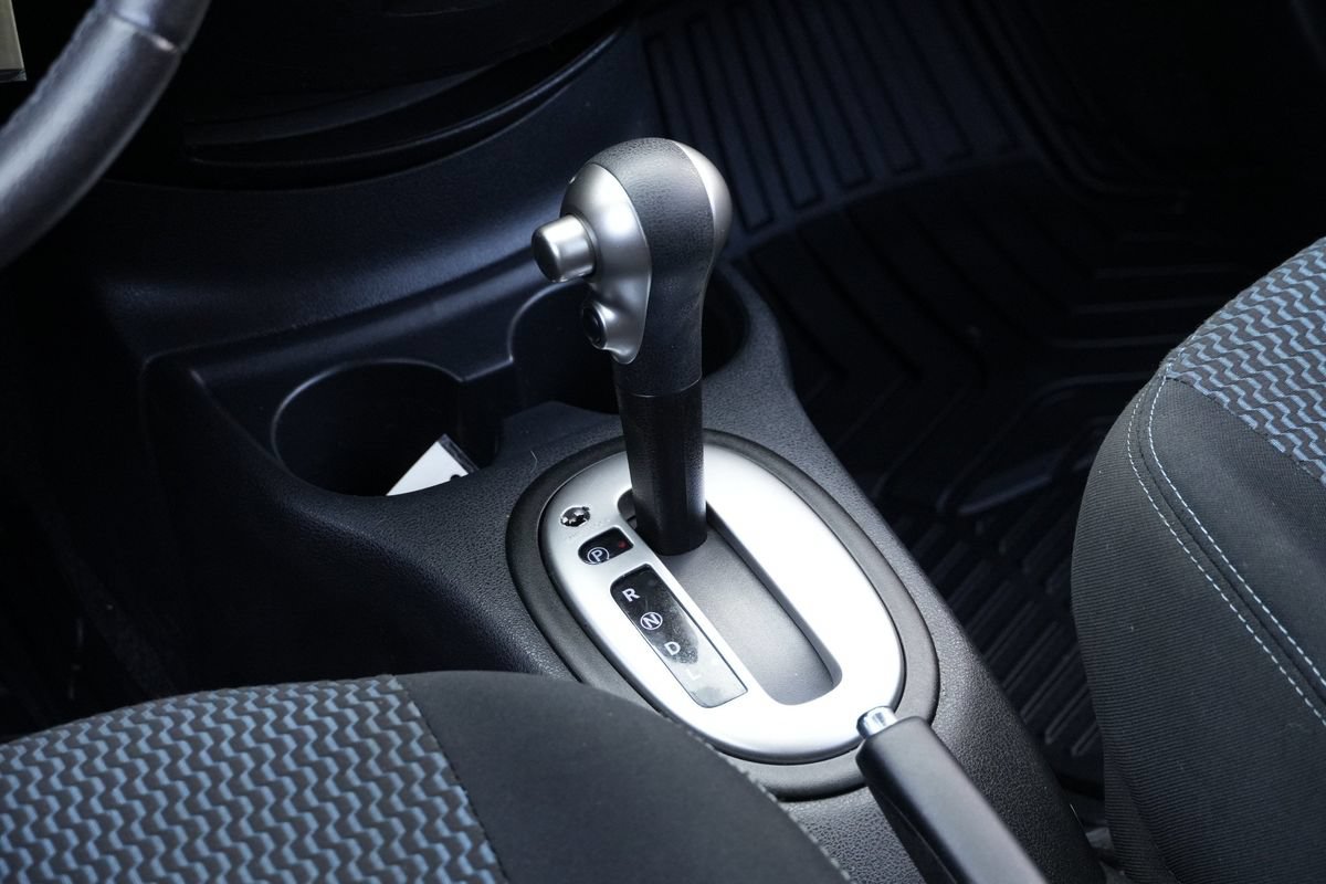 Used 2015 Nissan Versa Note SV FWD image 9