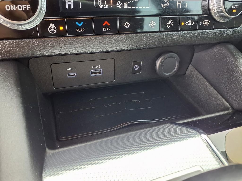 Used 2023 Mitsubishi Outlander SEL image 9