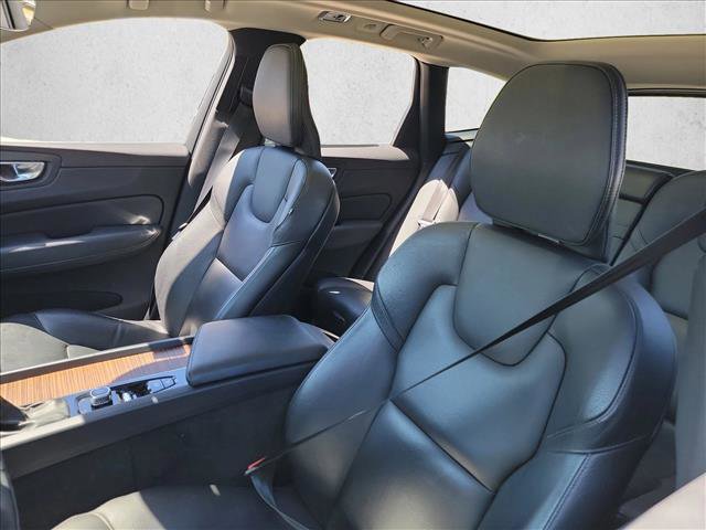 Used 2021 Volvo XC60 T5 Momentum w/ Advanced Package image 13