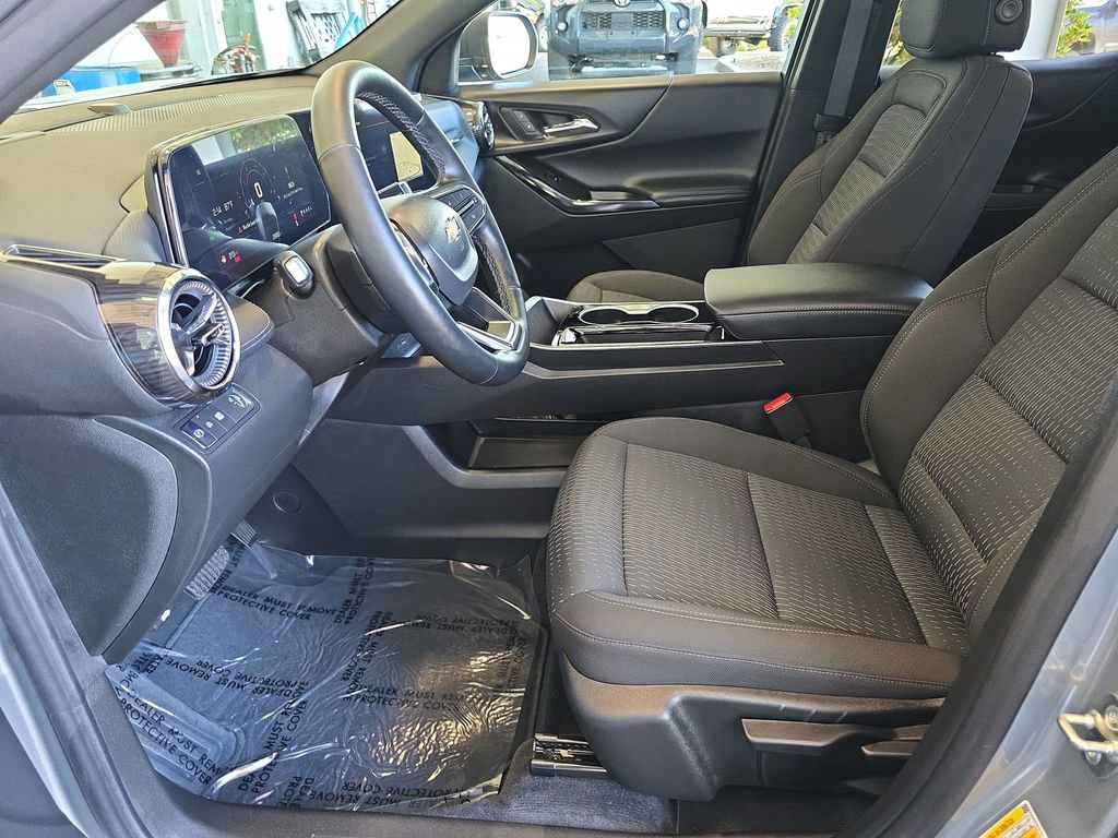 New 2025 Chevrolet Equinox LT image 21