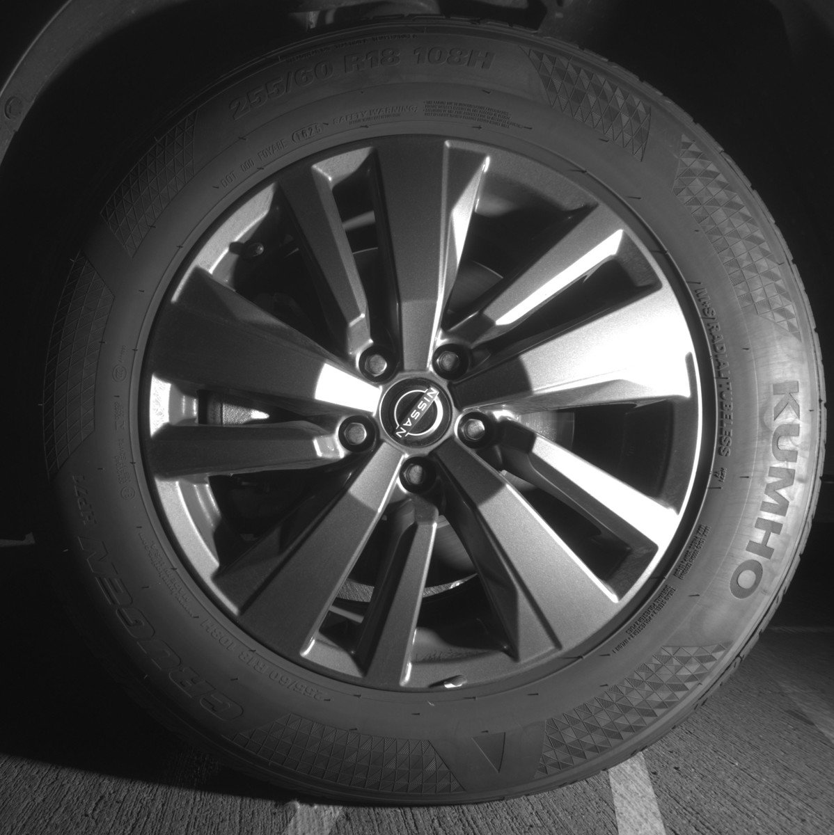 Used 2025 Nissan Pathfinder SV image 12