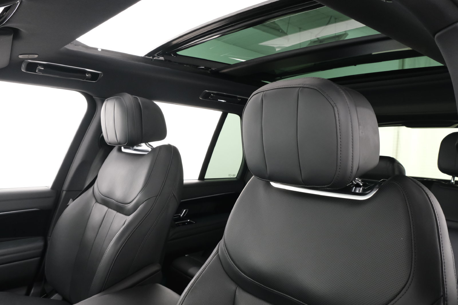 Used 2023 Land Rover Range Rover SE AWD/4WD image 28