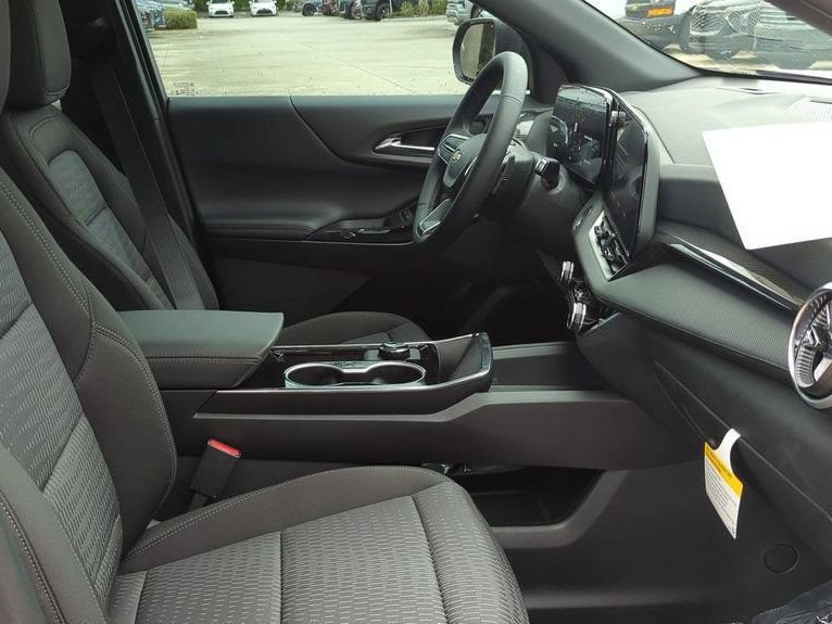 New 2027 Chevrolet Equinox LT FWD image 23
