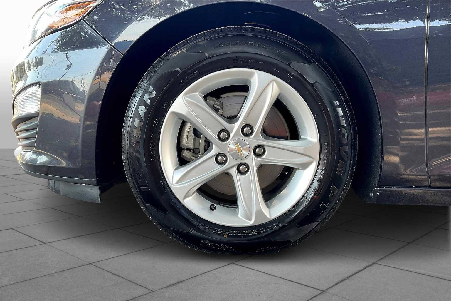Used 2023 Chevrolet Malibu LS image 10