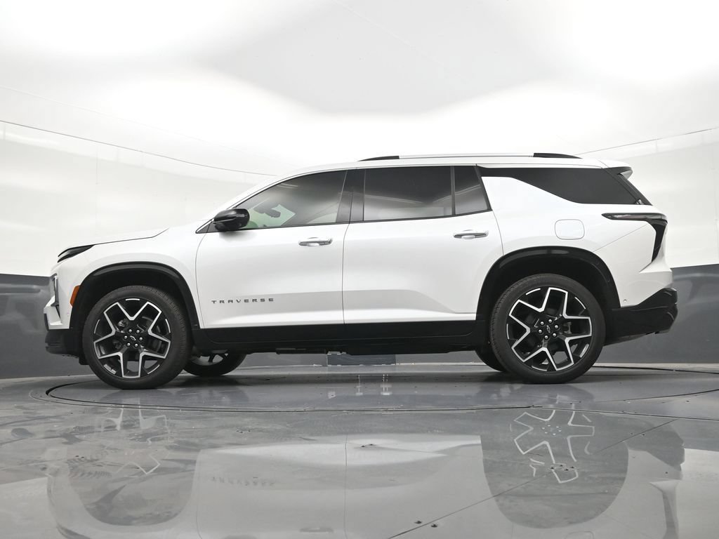 Used 2025 Chevrolet Traverse High Country FWD image 26