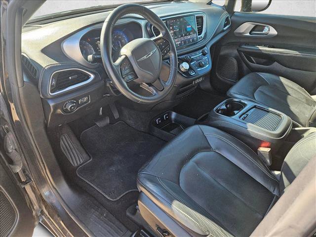 Used 2021 Chrysler Pacifica Touring-L w/ S Appearance Package image 9