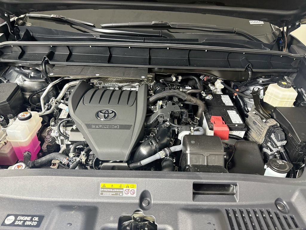 Certified 2025 Toyota Highlander Platinum AWD/4WD image 31