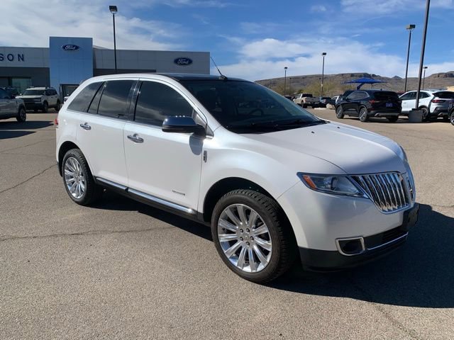 Used 2012 Lincoln MKX FWD image 3