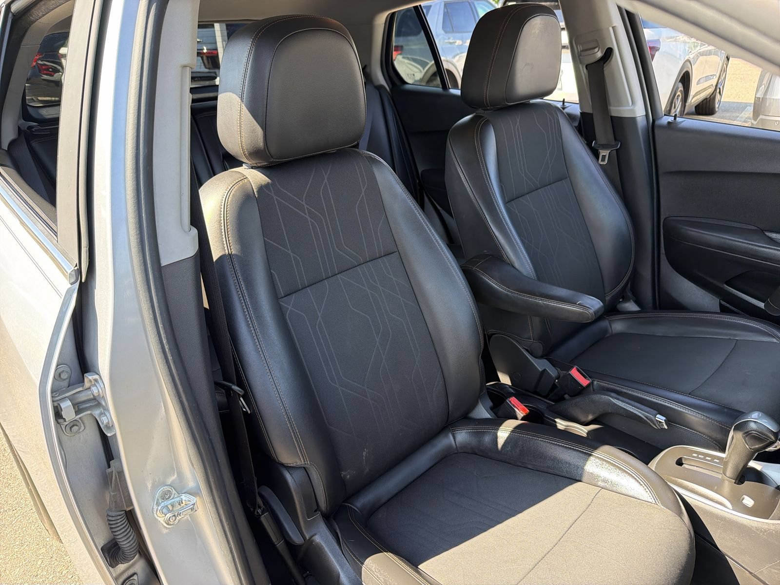 Used 2018 Chevrolet Trax LT w/ LT Convenience Package AWD/4WD image 22