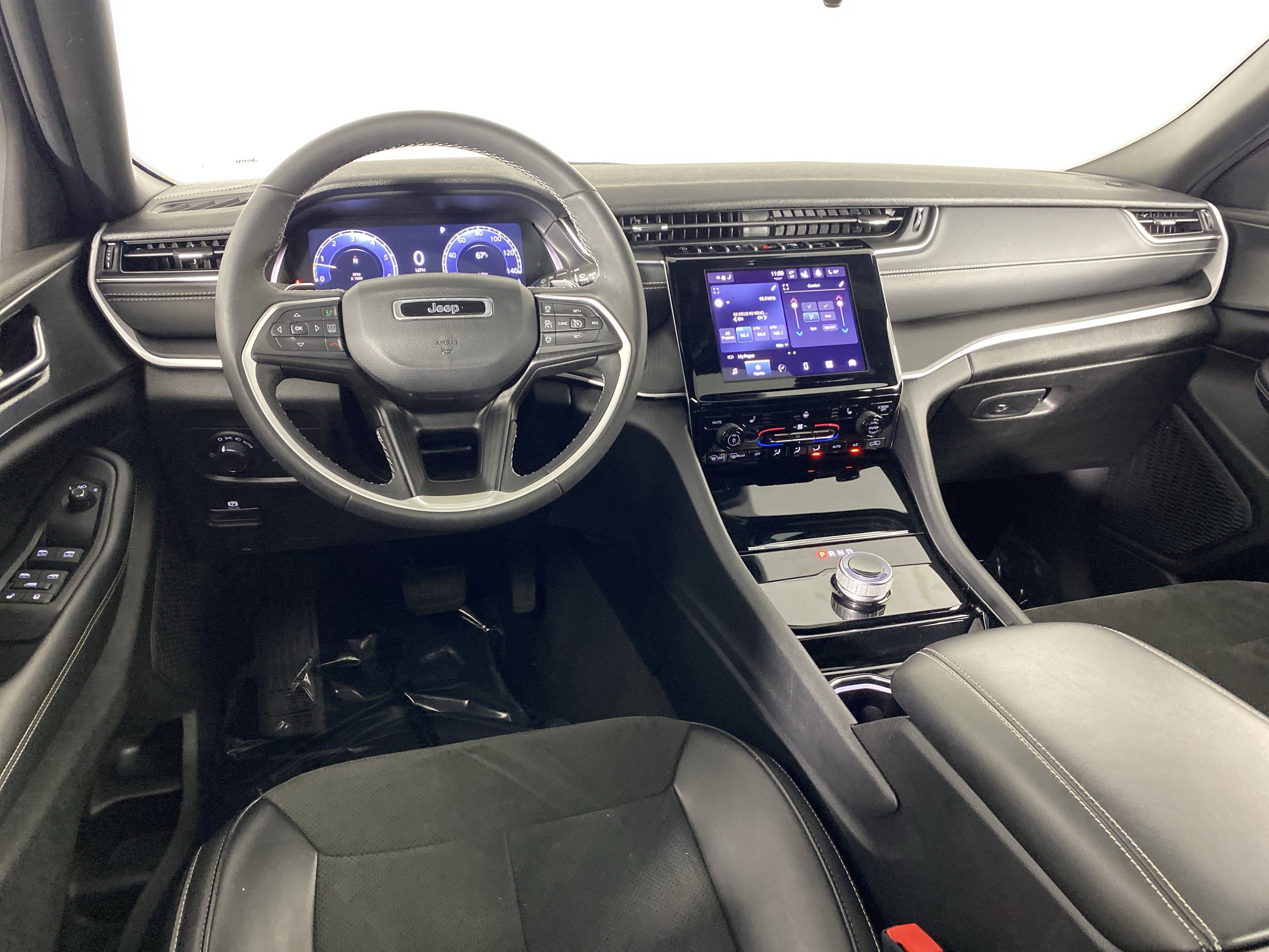 Used 2023 Jeep Grand Cherokee L Laredo image 18