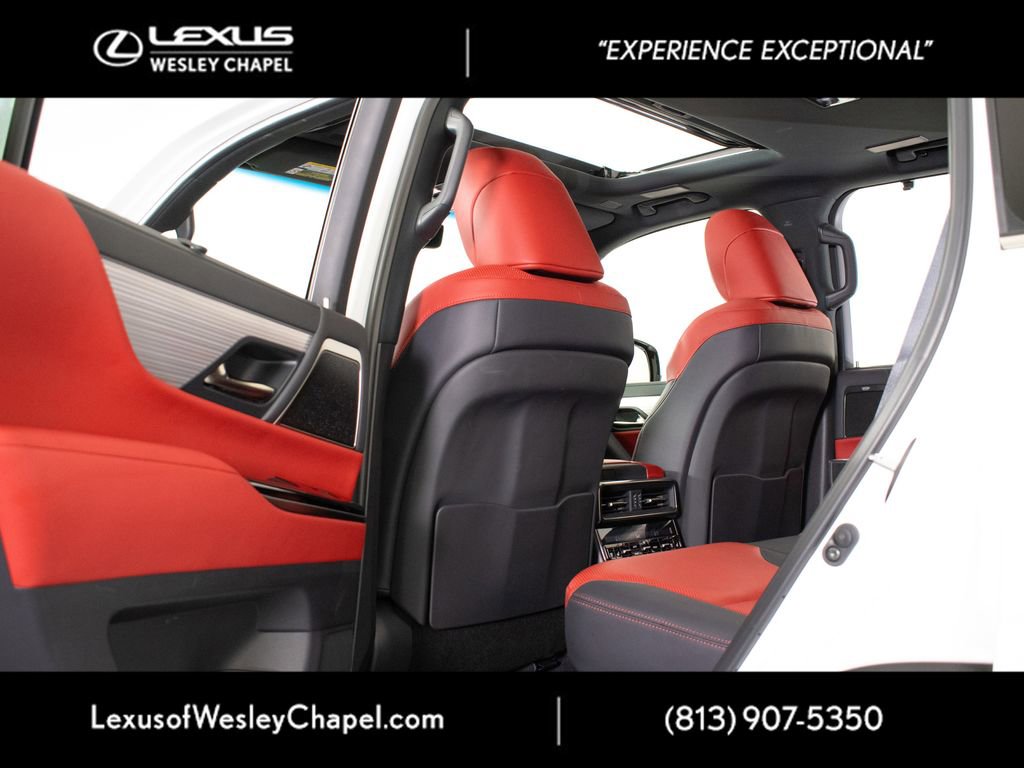 Used 2025 Lexus LX 600 F Sport w/ Accessory Package (2T) image 22