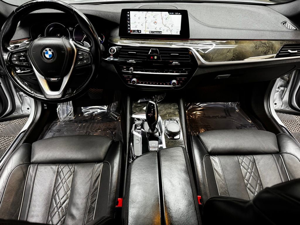 Used 2018 BMW 540i xDrive image 40