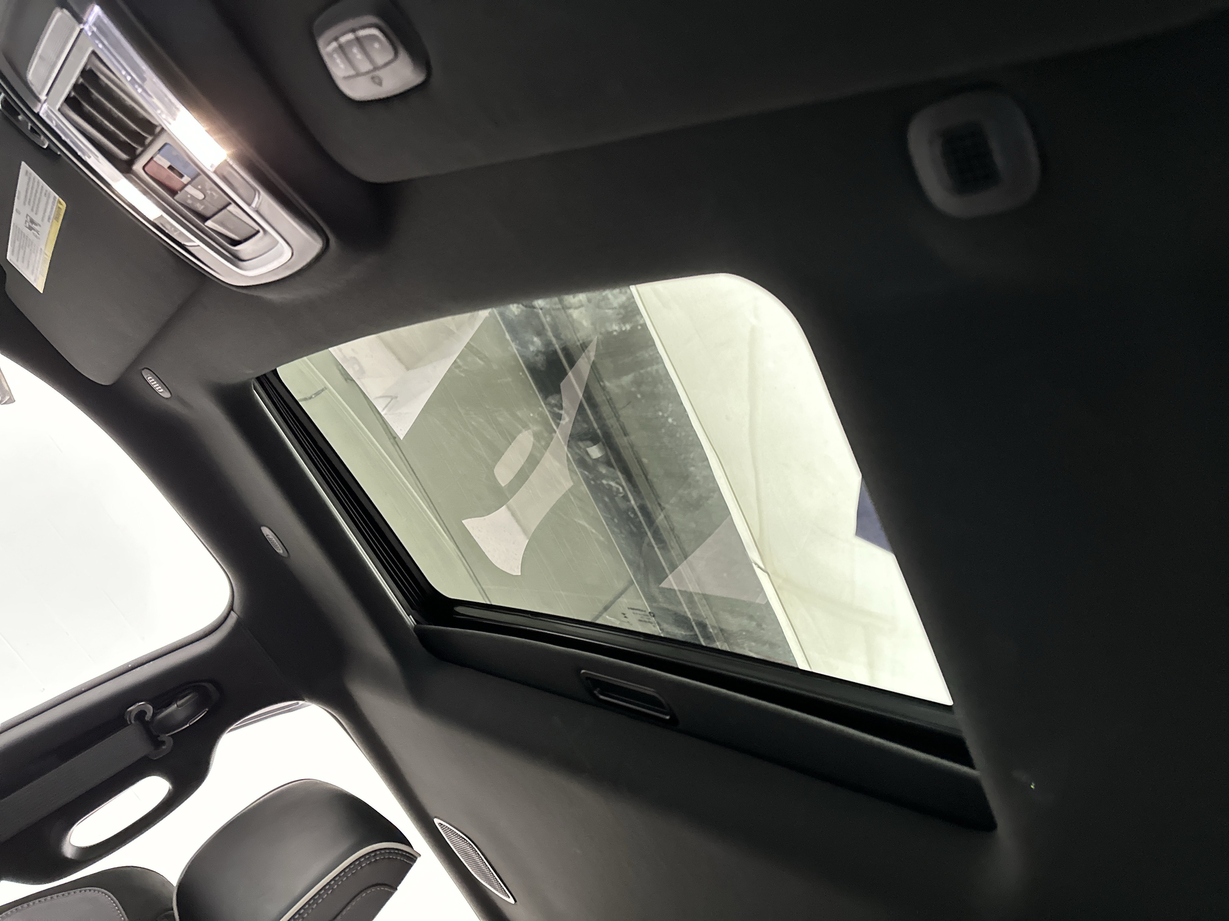 Used 2025 RAM 2500 Laramie AWD/4WD image 24