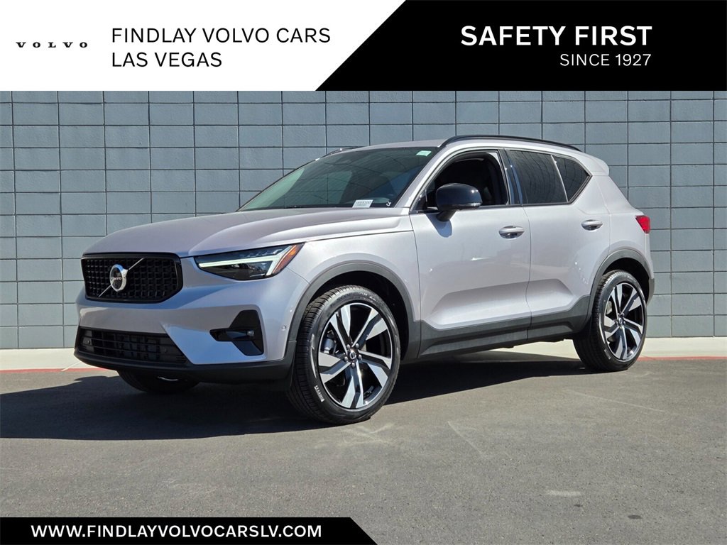 New 2026 Volvo XC40 B5 Ultra w/ Climate Package