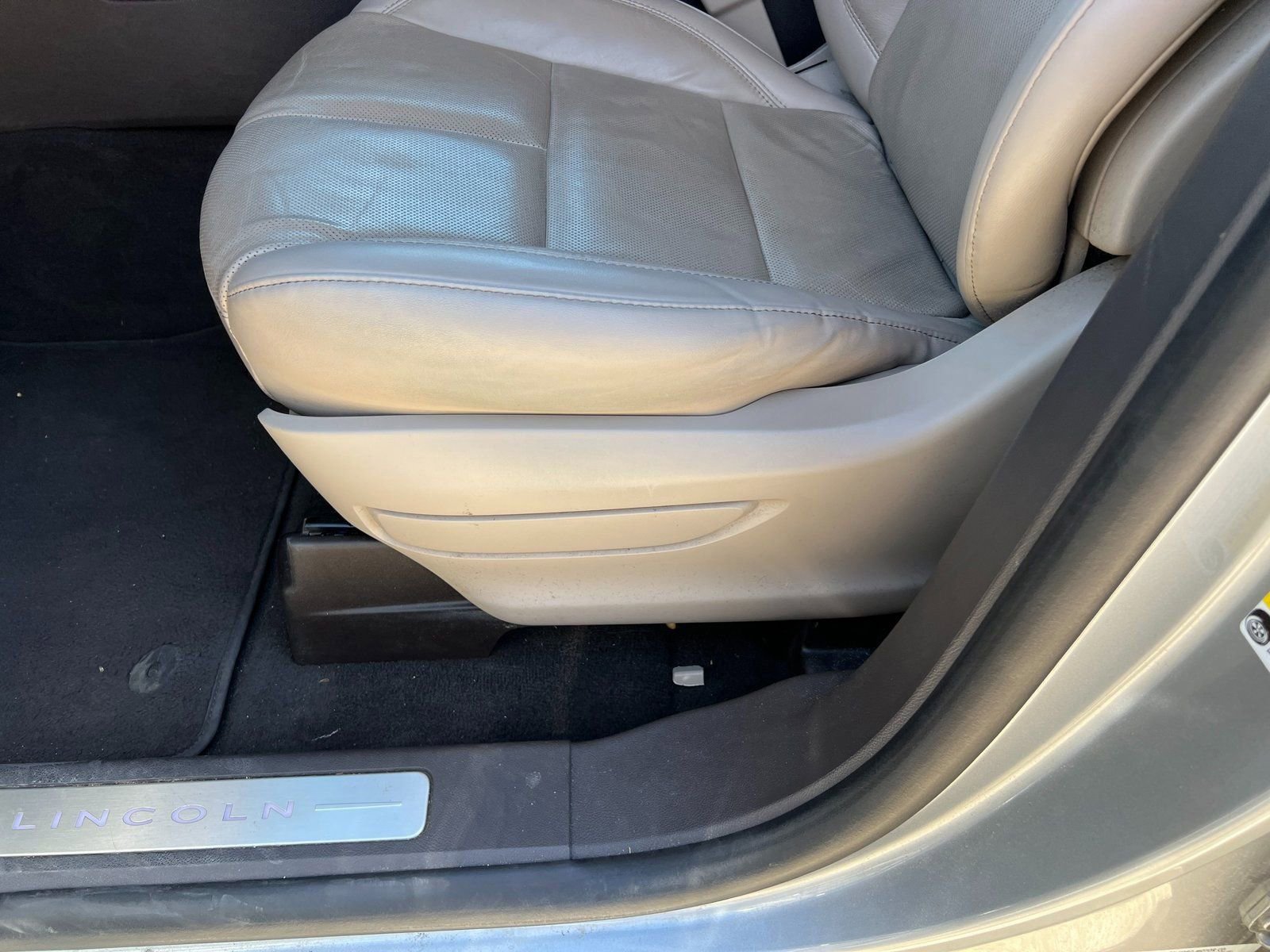 Used 2022 Lincoln Aviator Reserve w/ Equipment Group 201A AWD/4WD image 24