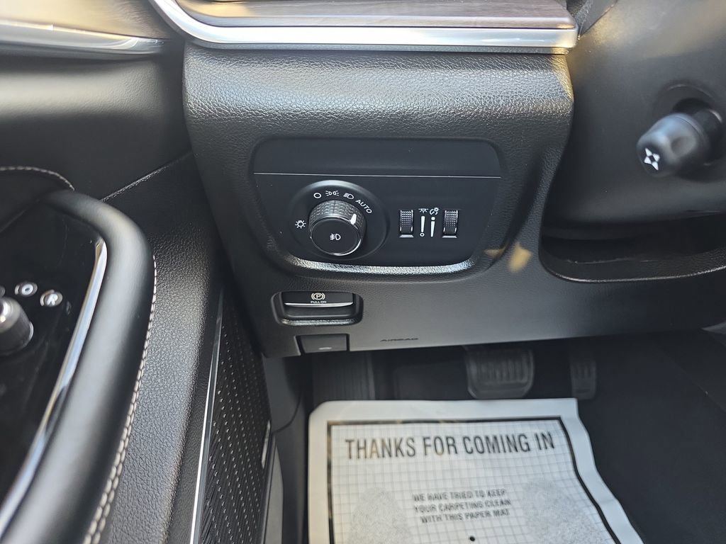 Used 2024 Jeep Grand Cherokee Overland w/ Trailer Tow Package image 17