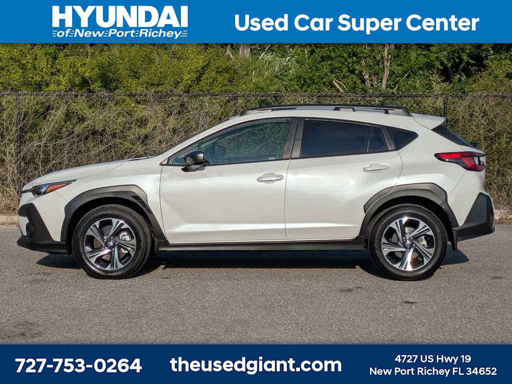 Used 2025 Subaru Crosstrek 2.0i Premium image 2