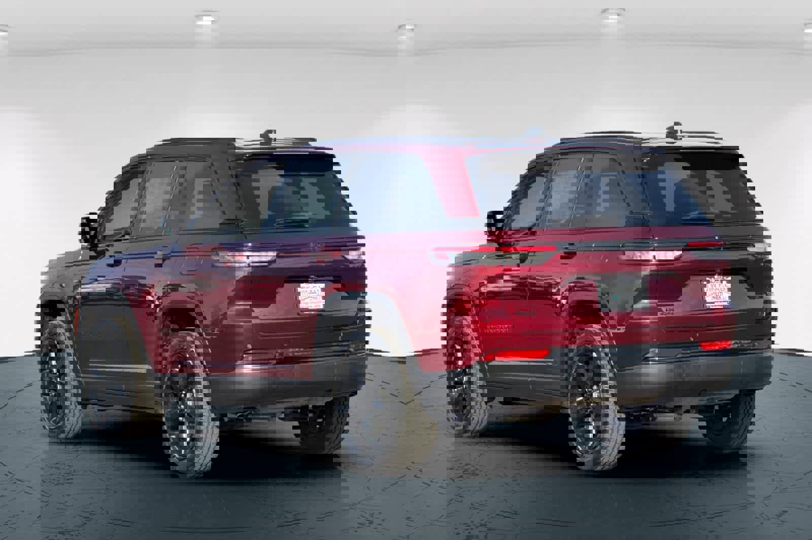 Used 2023 Jeep Grand Cherokee Altitude image 8