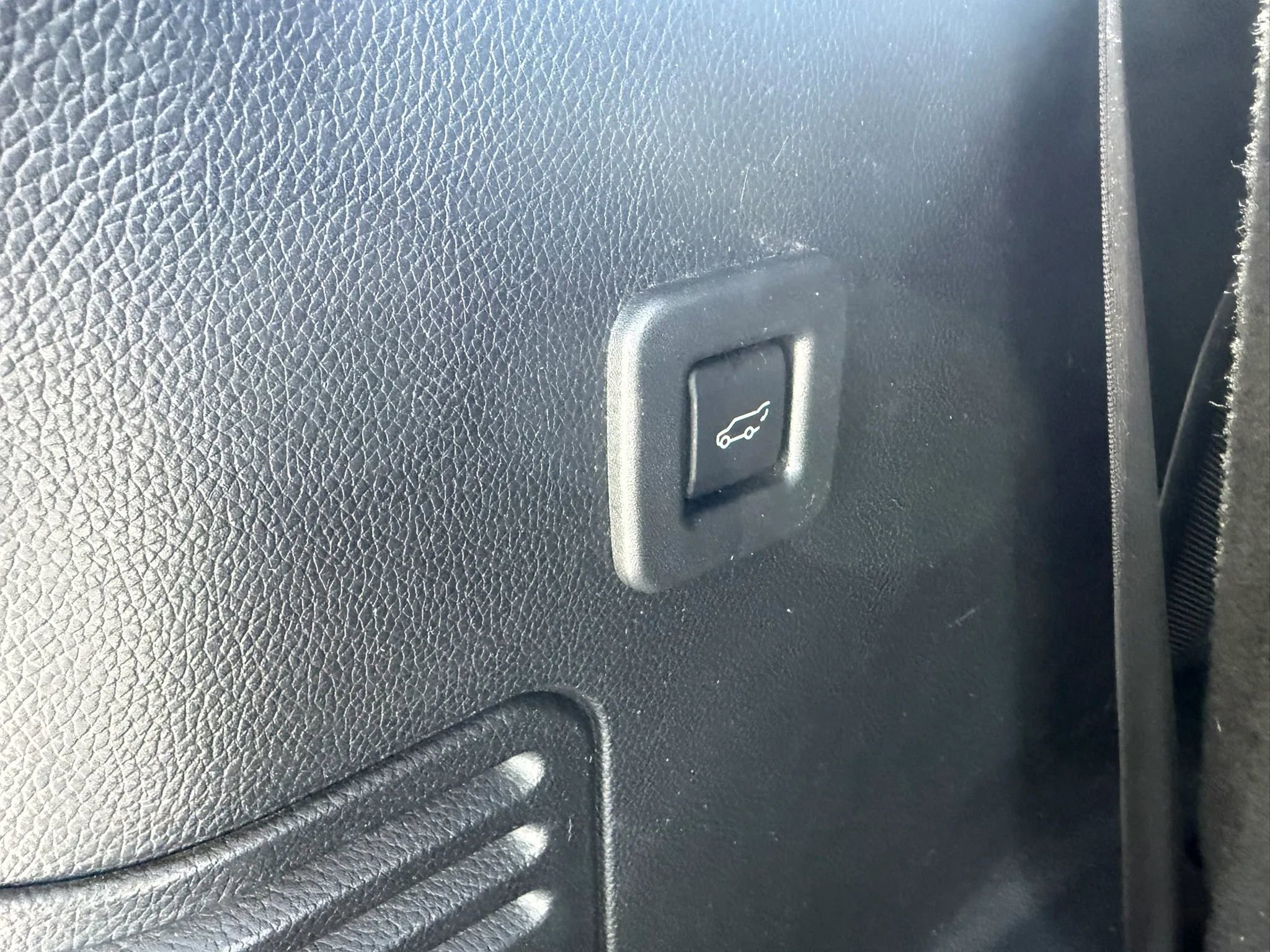 Used 2015 Ford Expedition Platinum image 16