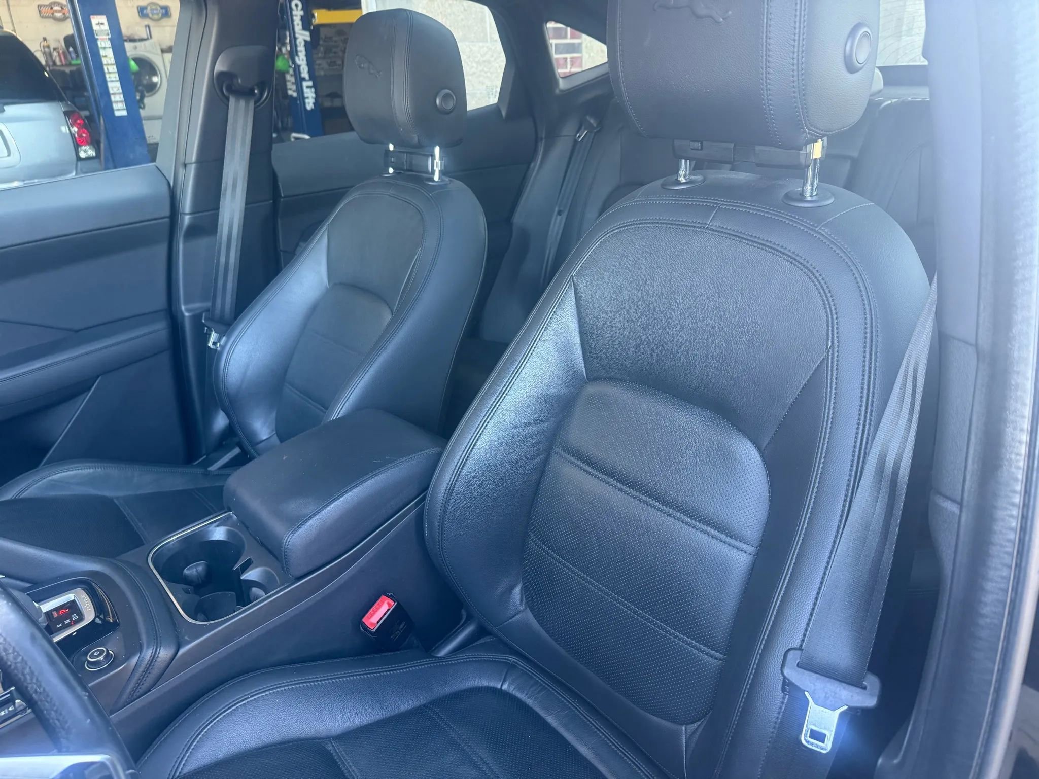 Used 2021 Jaguar E-PACE SE image 14