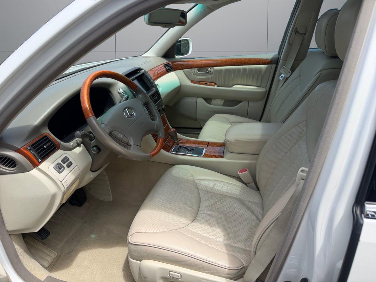 Used 2003 Lexus LS 430 RWD image 10