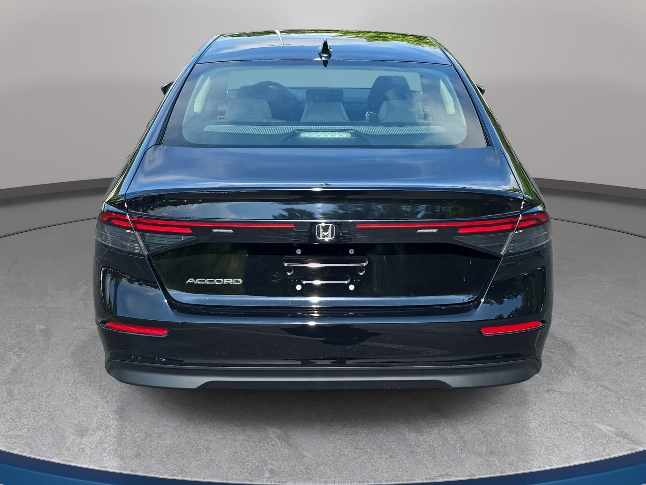 Certified 2025 Honda Accord SE image 6