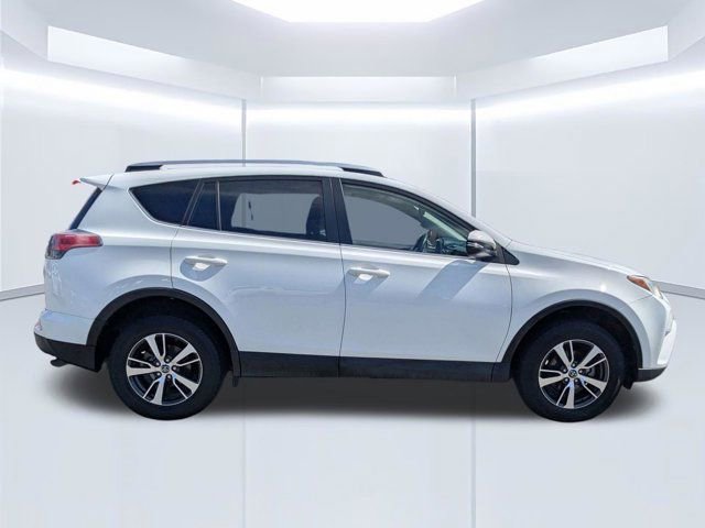 Used 2017 Toyota RAV4 XLE FWD image 3