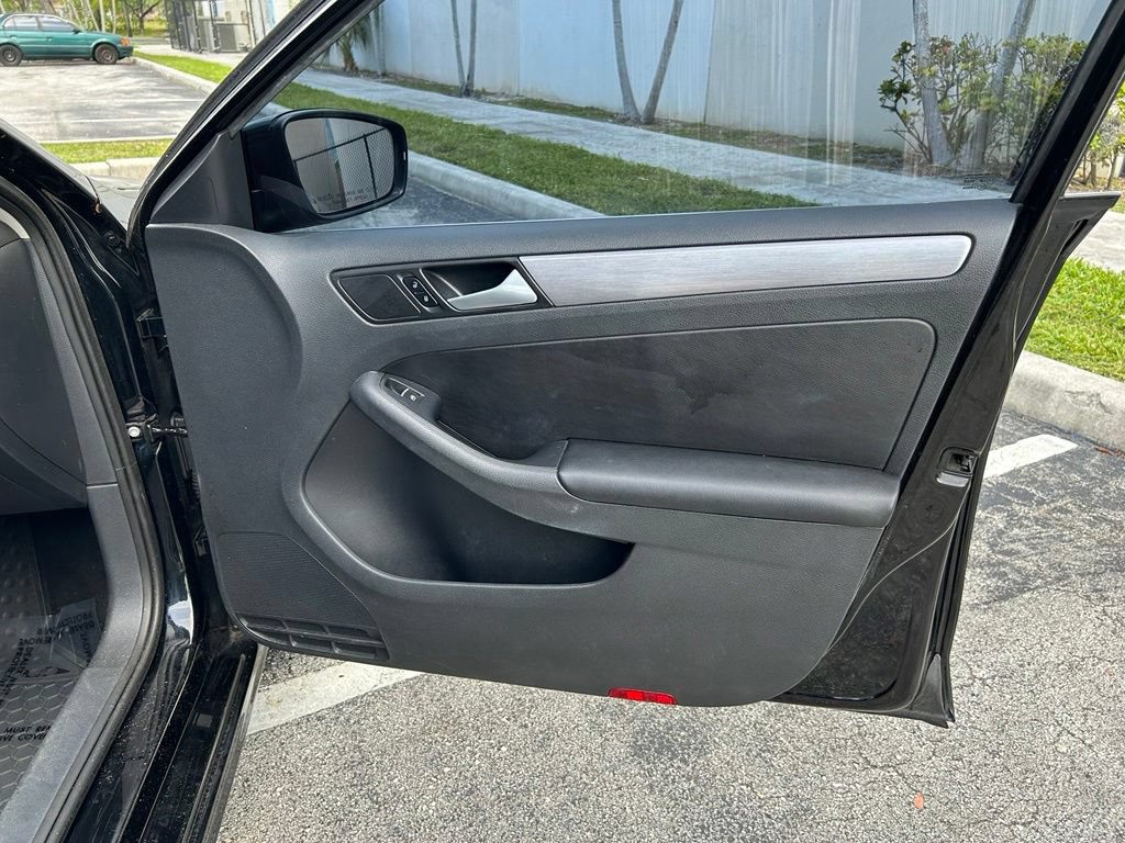 Used 2014 Volkswagen Jetta SEL FWD image 29