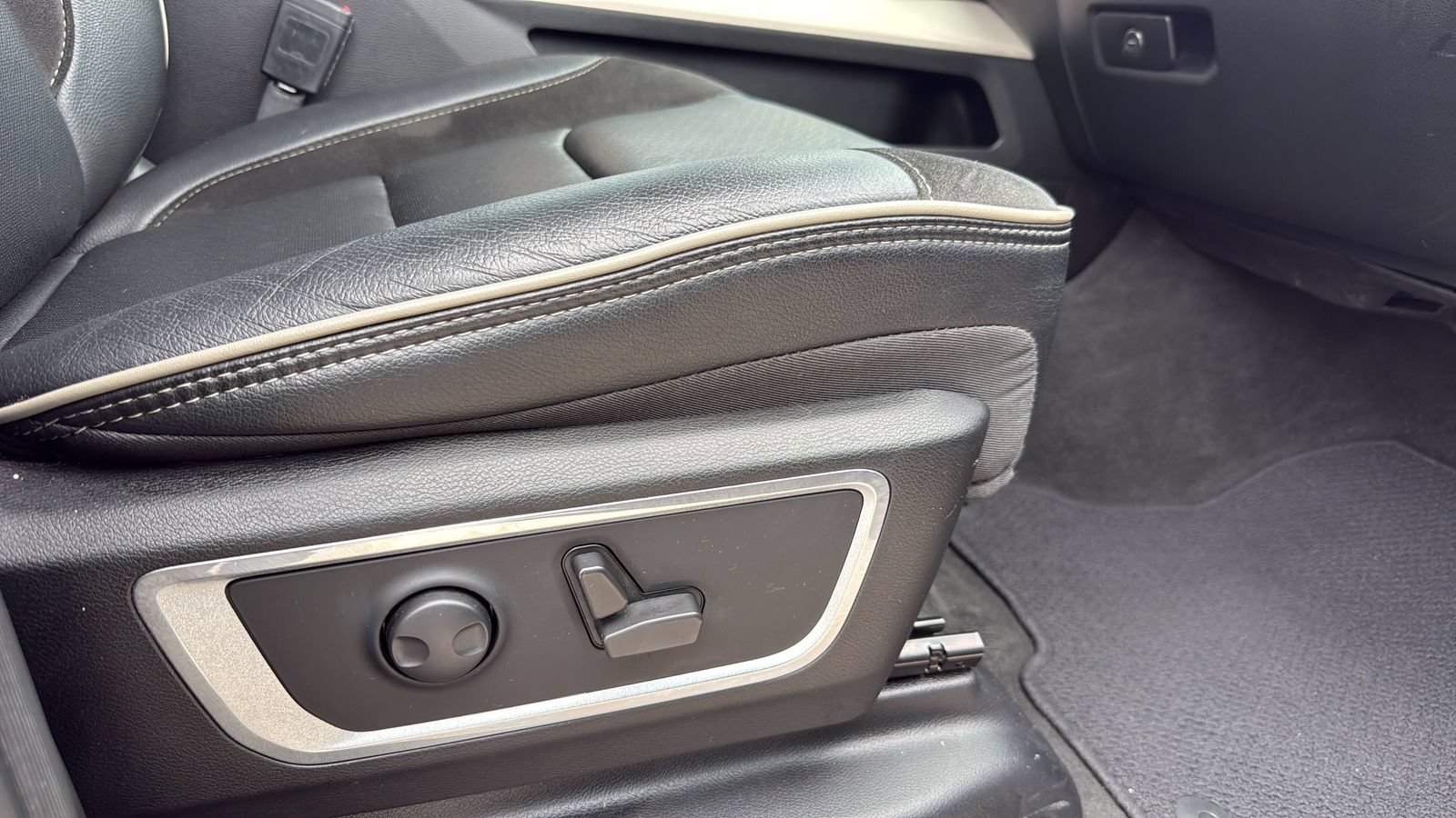 Used 2022 RAM 1500 Laramie RWD image 24