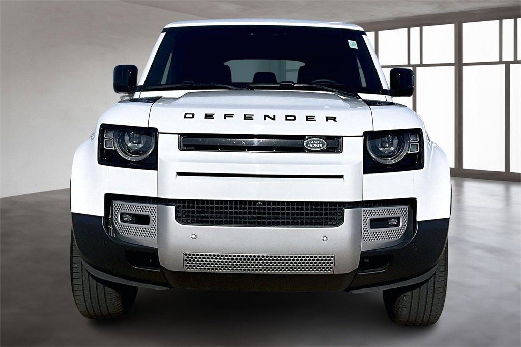 Used 2025 Land Rover Defender 110 S image 3