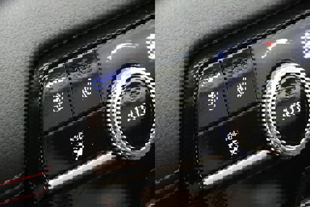 Used 2025 Honda Pilot Black Edition image 26