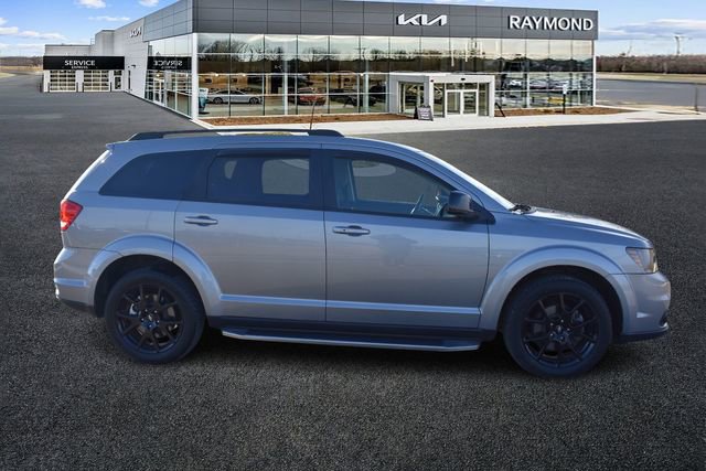 Used 2019 Dodge Journey SE w/ Premium Group image 2
