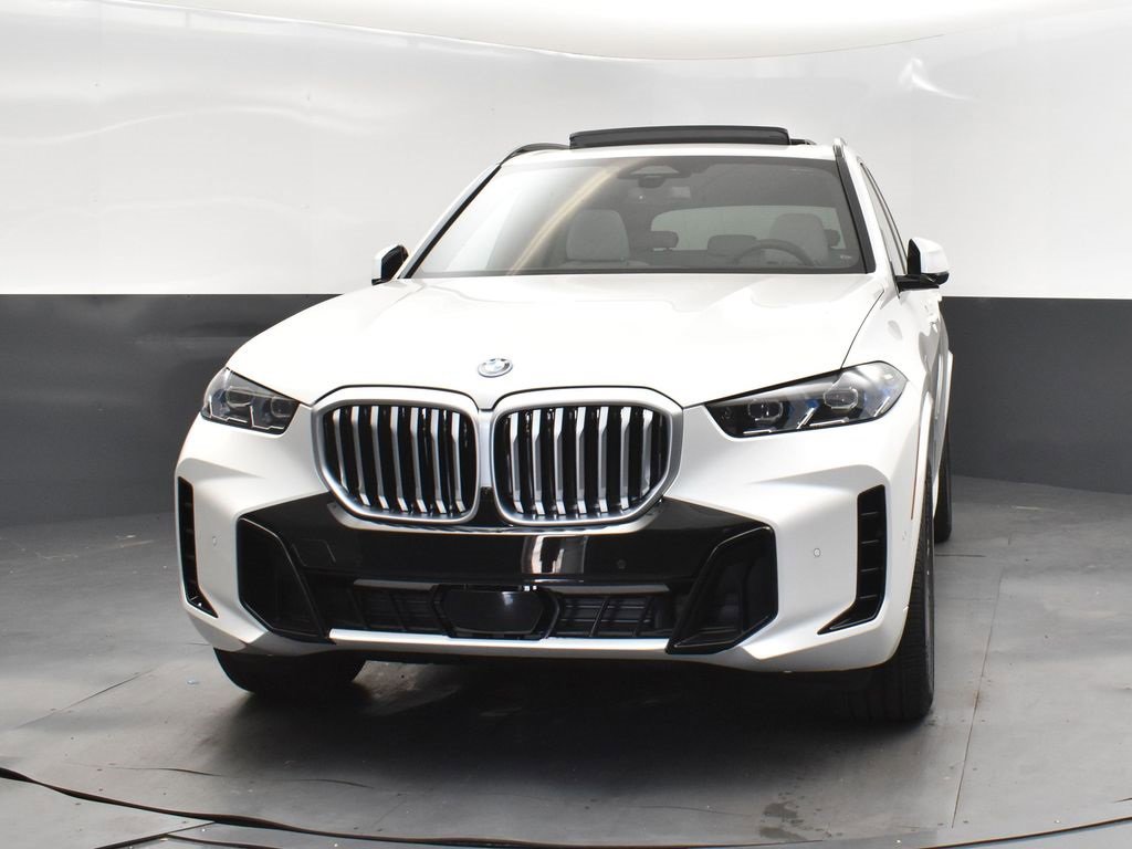 New 2026 BMW X5 xDrive50e image 9