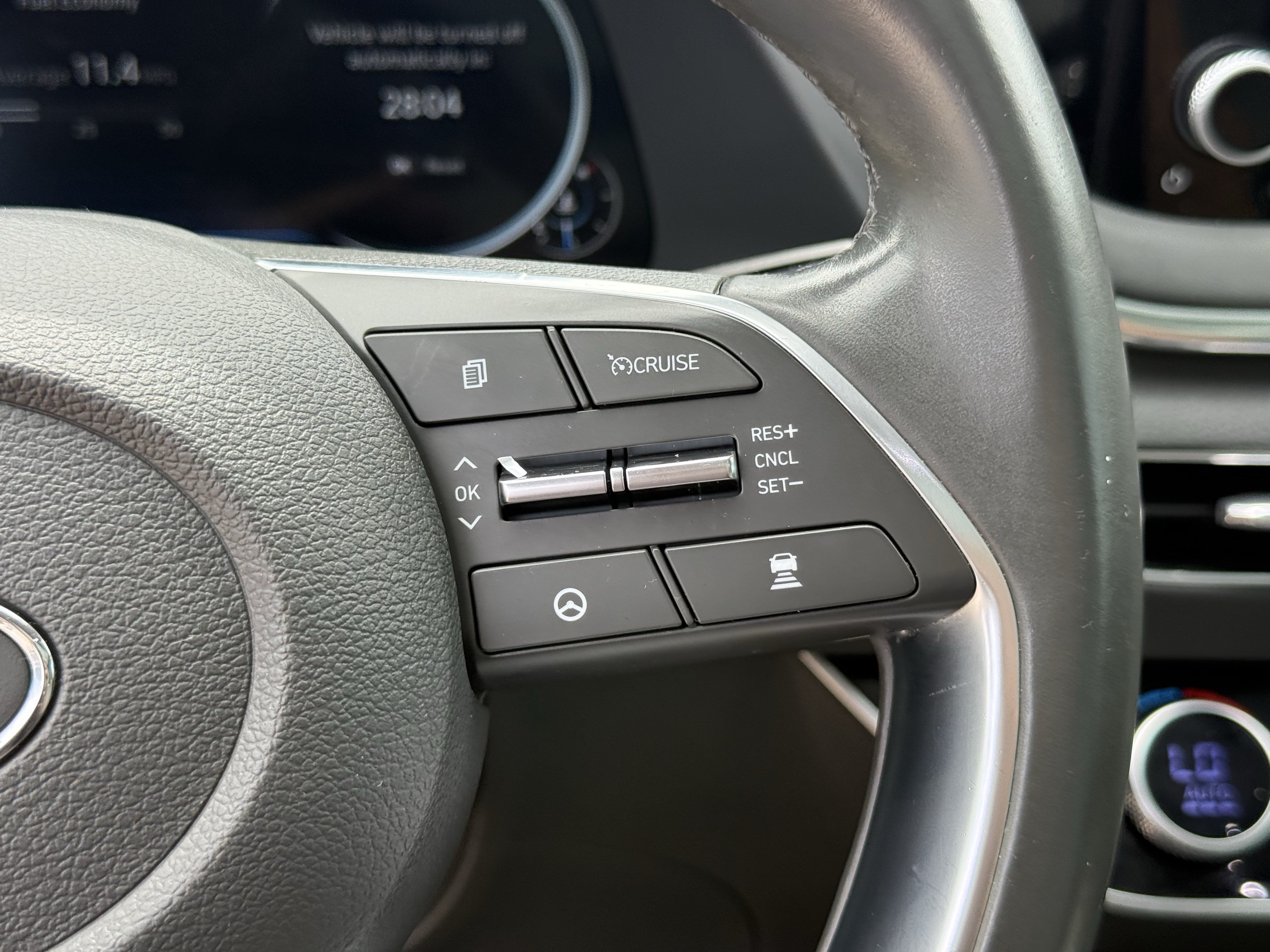 Used 2020 Hyundai Sonata SEL w/ Convenience + Sunroof Package FWD image 17