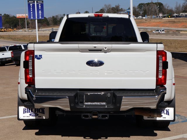 Used 2023 Ford F350 Lariat image 4