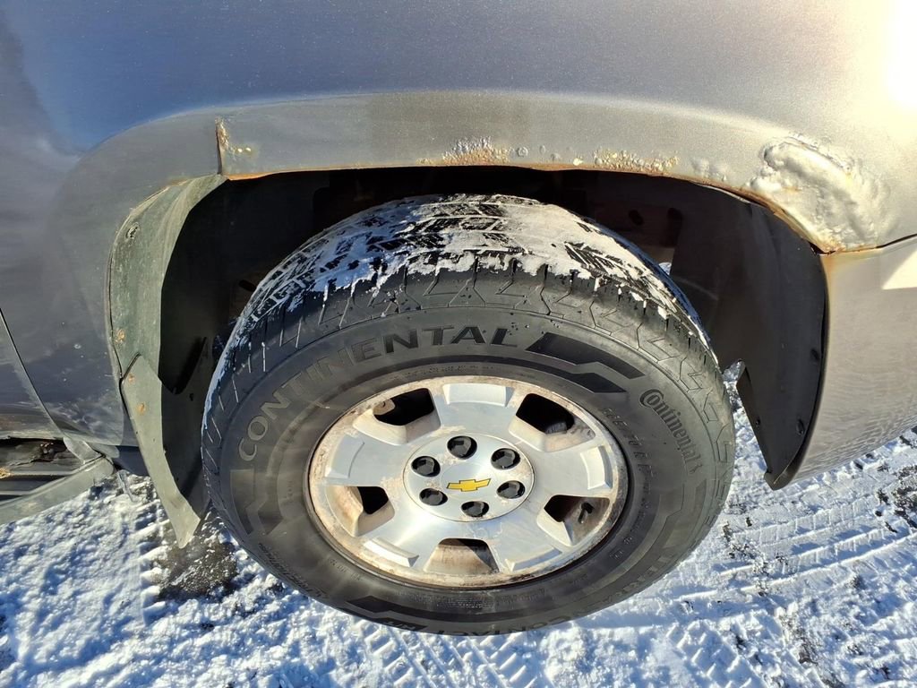 Used 2012 Chevrolet Suburban LT image 15