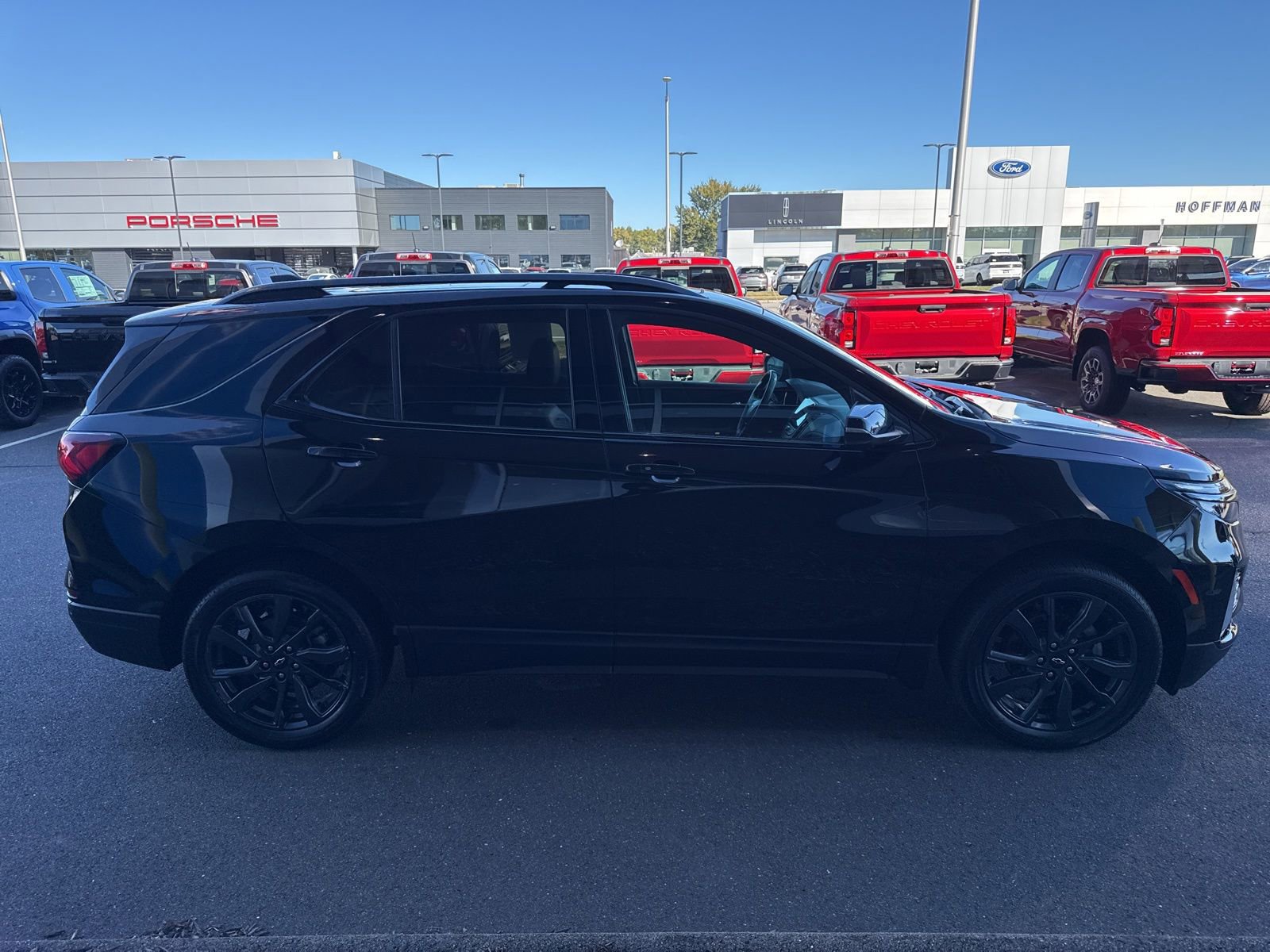 Used 2022 Chevrolet Equinox RS w/ RS Leather Package image 5