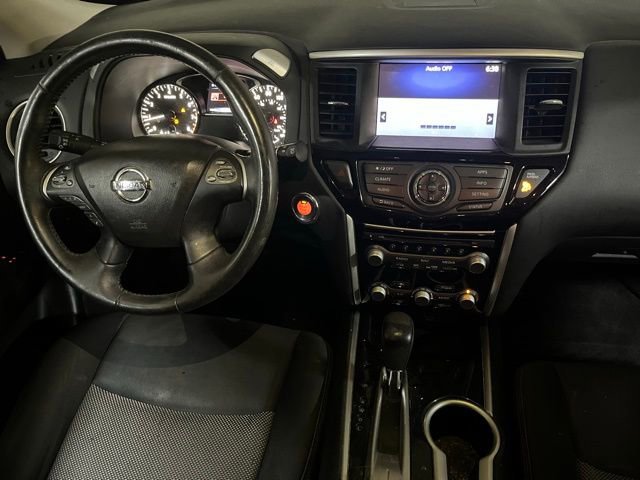 Used 2018 Nissan Pathfinder SV image 22